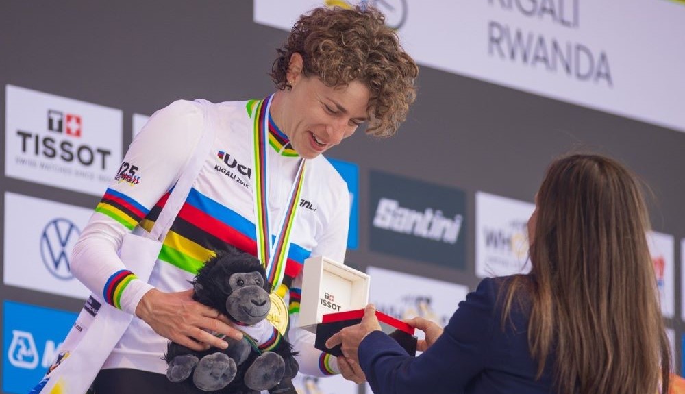 Marlen Reusser wins women’s ITT gold at UCI championships